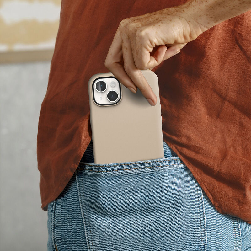 product image 3 - iPhone 14 Plus Funda Symmetry Series para MagSafe